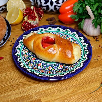Венгерка с творогом и клубничным джемом в Плов & лагман по цене 90