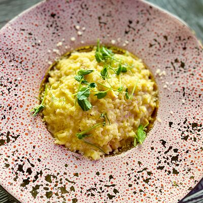 Ризотто с лисичкамив Пицца на дровах по цене 930 ₽