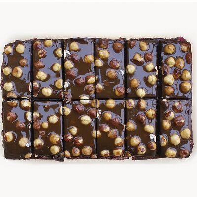 Брауни с фундуком и соленой карамелью в Brave goodies по цене 296 ₽