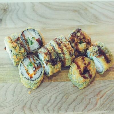 Ролл темпура с лососем в A-pizza по цене 490 ₽