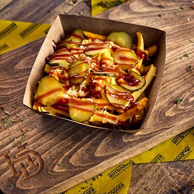 Картофель фри с сыром и маринованными огурчиками в Хорошее Место по цене 319 ₽