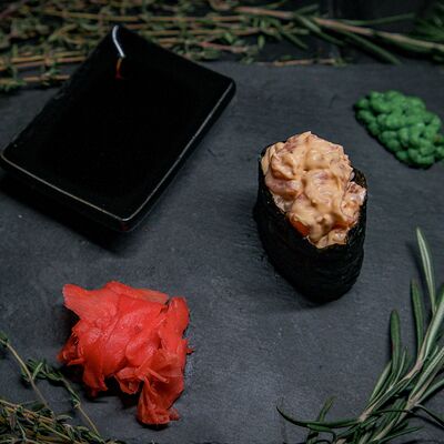 Суши Гункан лососьв Суши роллы МОРС по цене 100 ₽