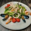 Салат с морепродуктами в Вкус кафе по цене 904