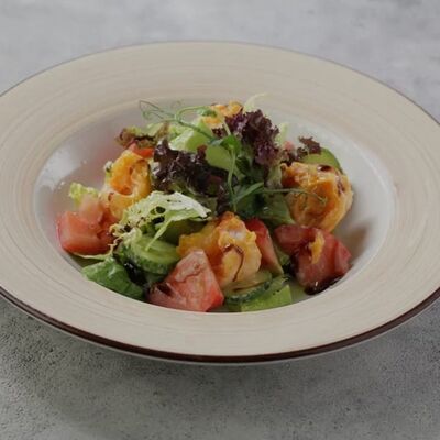 Салат с тигровыми креветками в соусе Лемонграсс в Time to Coffee по цене 840 ₽