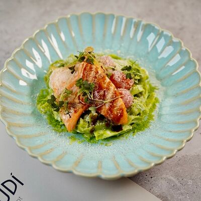 Паста с лососем и томатами в Gaudi по цене 1500 ₽