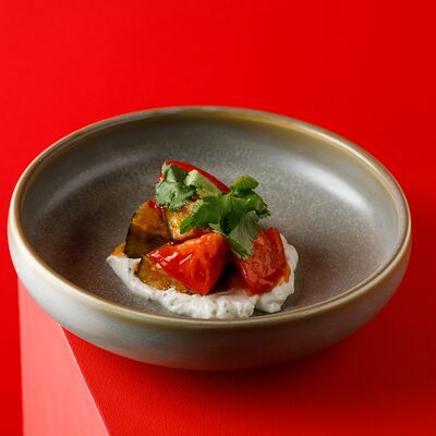 Салат с хрустящими баклажанами в Hitch по цене 920 ₽