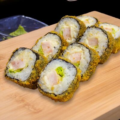 Жареный ролл с курицей в Krakenssushi по цене 399 ₽