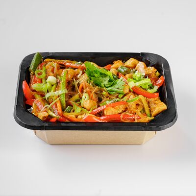 Лапша фунчоза с курицейв Везёт и повезёт по цене 595 ₽