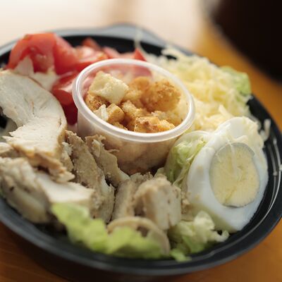 Салат Цезарь в Калуга жарит ТУЛЬСКАЯ по цене 350 ₽