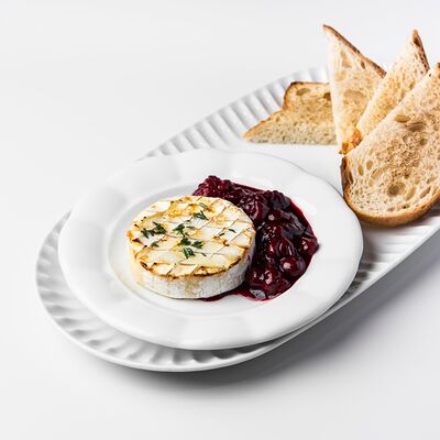 Запеченный камамбер в Лу по цене 1250 ₽