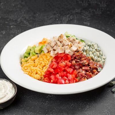 Кобб салат в T.G.I. Friday's по цене 739