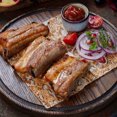 Рёбрышки свиные в Шашлыки на углях по цене 520 ₽