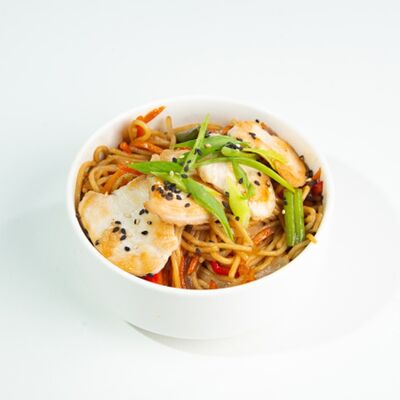 Яичная лапша с курицей в ЁБИСАН по цене 879 ₽