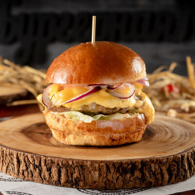 Бургер Чизбургер в Бургерная №1 по цене 480 ₽