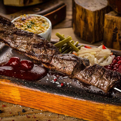 Шашлык из оленины на вертеле в Экспедиция по цене 2450 ₽