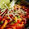 Wok с курицей, овощами и соусом Падтай в Залив по цене 550