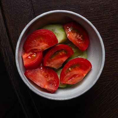 Овощной салатик с маслом в Ели Сацебели по цене 490 ₽