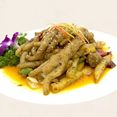 Куриные лапки с картофелем в воке в Золотая панда по цене 2207 ₽