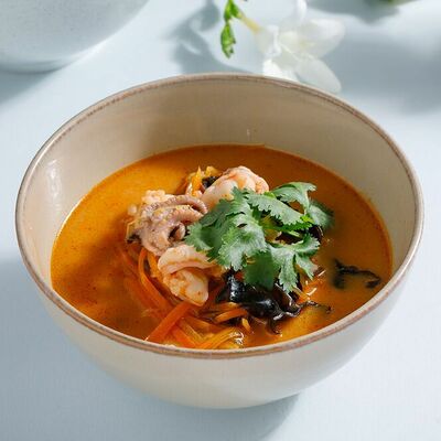 Том Ям с морепродуктами ланч в Кукумбер по цене 480