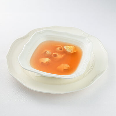 Говяжий бульон с тортеллини в La Scala Trattoria Ignazio по цене 22 р.