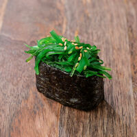 Суши с чукой в Сушишоп