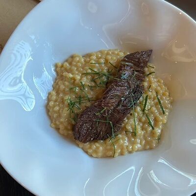 Птитим с говяжьими щечками в Salva dor bistro по цене 670 ₽