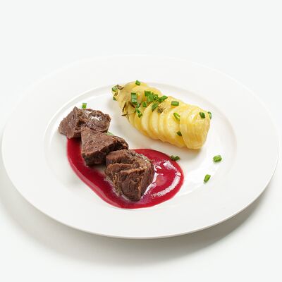 Говяжьи щеки с запеченным картофелем в Лизонька, ты где? по цене 730 ₽