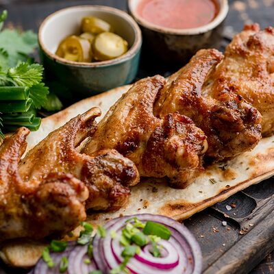 Шашлык из куриных крылышек в Долшашлык по цене 480 ₽