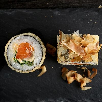 Ролл Наруто темпурав Hot Pizza по цене 700 ₽