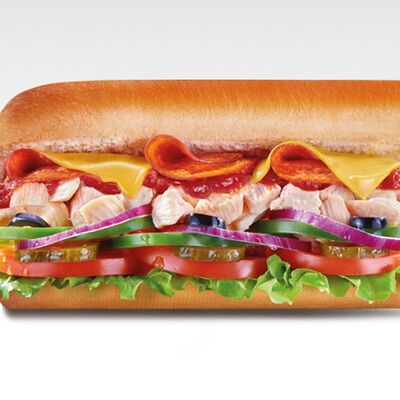 Сэндвич Чикен пицциола в Subway по цене 730 ₽