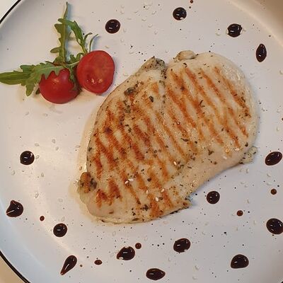 Грудка куриная на грилев Рент кафе по цене 440 ₽