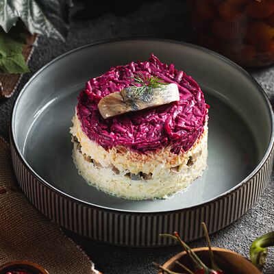 Сельдь под шубой в Алазани по цене 2650 ₸