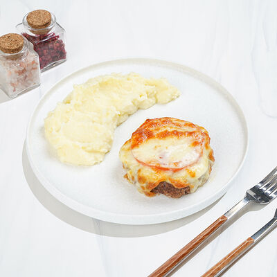 Говядина по-французски с картофельным пюре в Магбургер & Братья Караваевы по цене 315