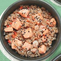 Тяхан с лососем в RiceFish