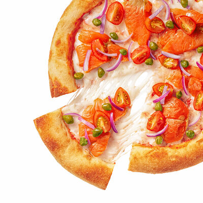 С лососем и каперсами круглая в Zotman Pizza по цене 990 ₽