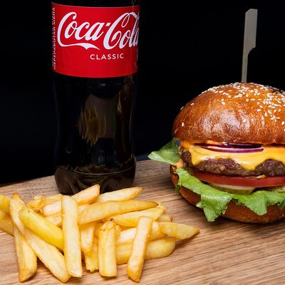 Комбо Бургер Меат в Amigoos по цене 880 ₽