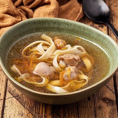 Бульон куриный с вермишелью в Сябры по цене 390 ₽