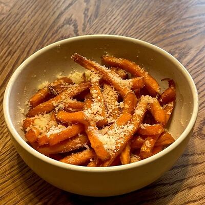 Батат фри с пармезаном в Ведро Гвоздей по цене 385 ₽