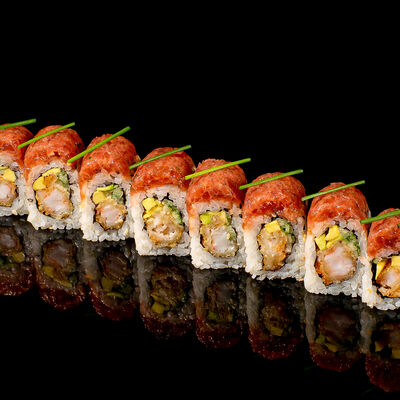 Ролл Ред драгон в Yo! curry & sushi по цене 899 ₽