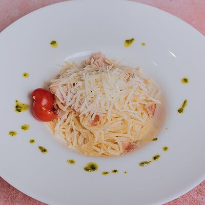 Паста «С курицей и грибами» в Любимое по цене 650 ₽