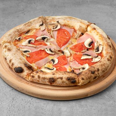 Пицца Классическая в Большая рыба по цене 750 ₽