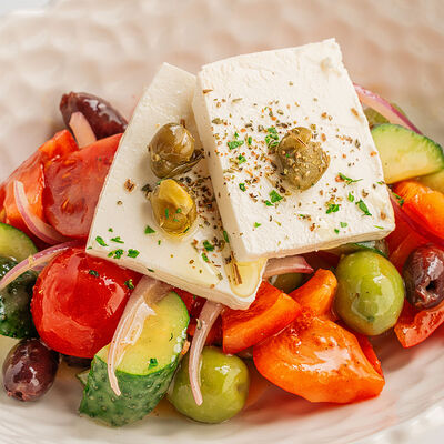 Греческий в Morricone pizza & wine по цене 690 ₽