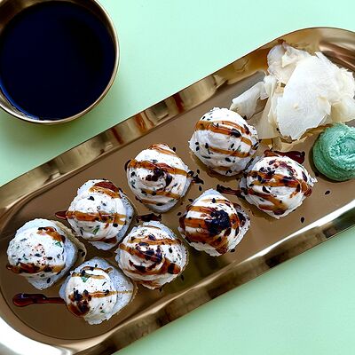 Запеченный с устричным угрем в Просто Азия x Десертория по цене 670 ₽