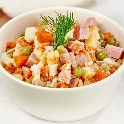 Салат Оливье с ветчиной в Bazar по цене 139 ₽