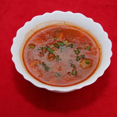 Суп томатный с говядиной в Китайская столовая по цене 419 ₽