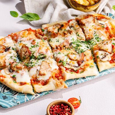 Пицца с куриным шашлыком в Чайхана Пахвала по цене 860 ₽