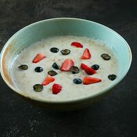 Овсяная каша с ягодами в Баклажан Озерки