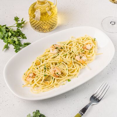 Алио Олио лингвини с креветками, с чесноком и оливковым маслом в АндерСон по цене 660 ₽