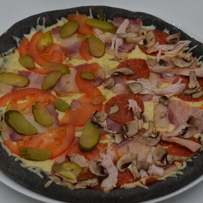 Пицца 2 сезона Мясная и Капричоза в Big Rolls по цене 750 ₽