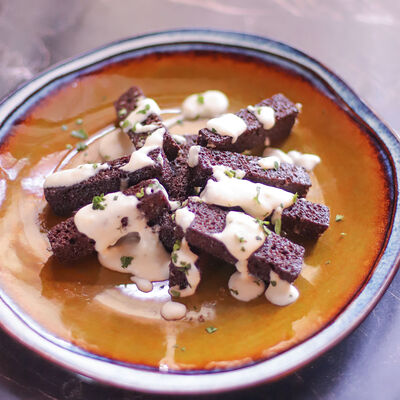 Сырно-чесночные гренки в Рыцарь Beer по цене 410 ₽